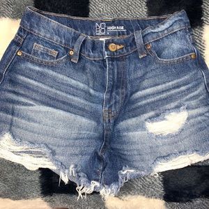 Size 3 No Boundaries Jean Shorts